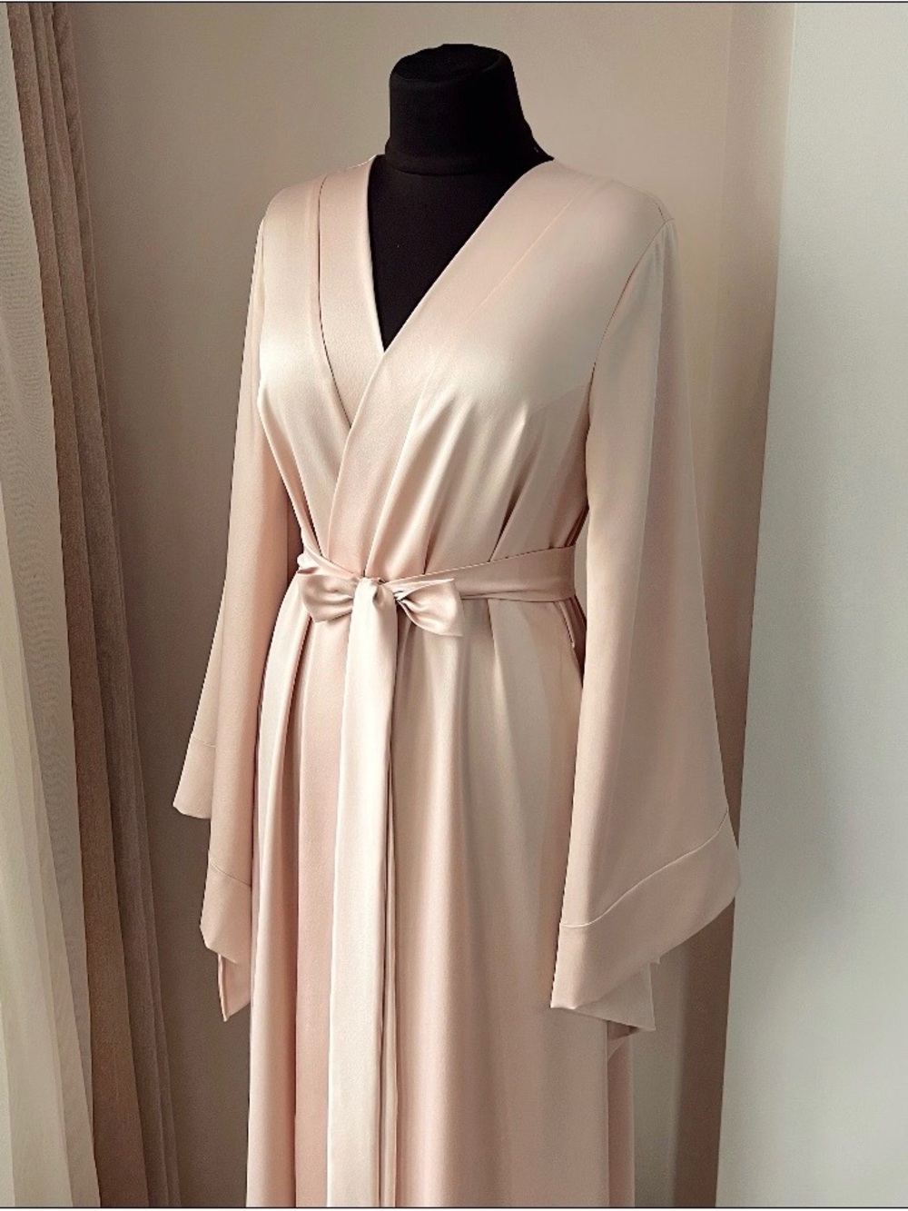 ♥️ Silky Wrap Robe in Ballet 🩰 Pink – Women's Intimates & Sleepwear - Picture 4 of 9